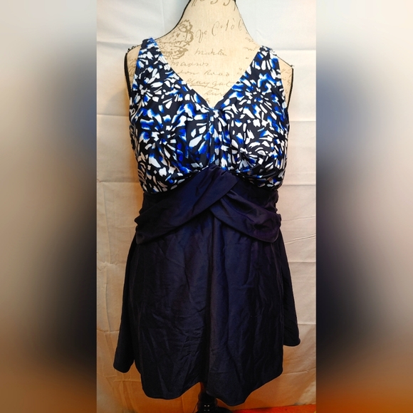 PERONA Women's Plus Size Shaping Floral Blue One Piece Swim Dress Size 20W NWOT - Picture 2 of 12